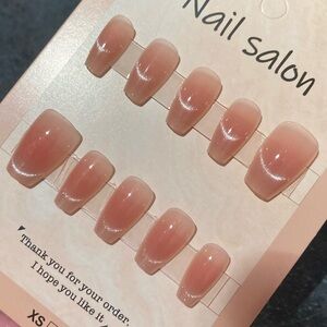 [M] 💅 10Pcs Wearable Reusable Press on Nails Full Cover Ladder Soft Pink Cat Eye